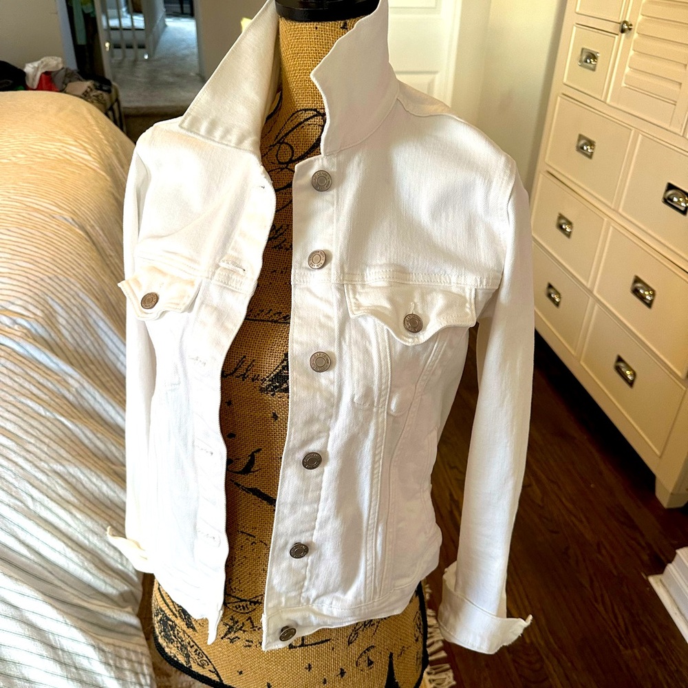 White jean jacket size Medium